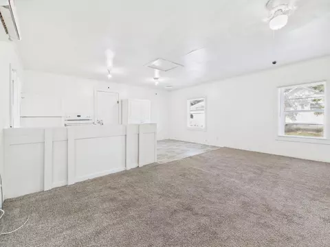Living - 150 Jupiter Dr, Trinity, TX 75862 photo 4 of 8
