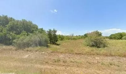 194 W Rustic Oak Ln, Rockport, TX 78382