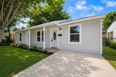 4914 Angleton St, Houston, TX 77033
