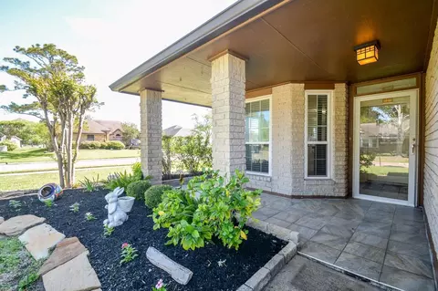 703 Laurel Grove Ln, Pearland, TX 77584