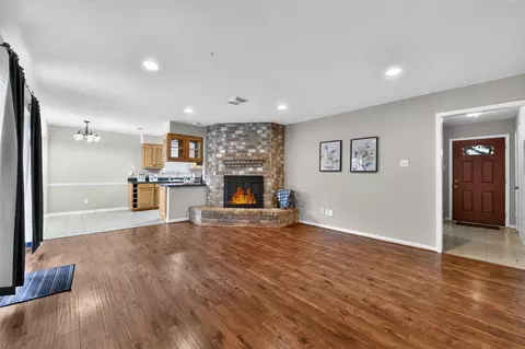 16019 Mill Point Dr, Houston, TX 77059