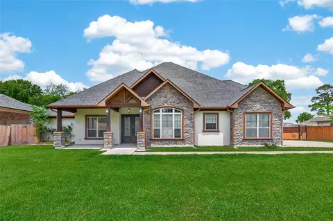 122 Whites Lake Estates Dr, Highlands, TX 77562