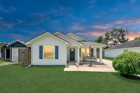 1214 Robert St, Baytown, TX 77521