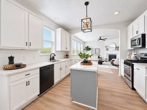 Kitchen - 21418 Avalon Queen Dr, Spring, TX 77379 photo 2 of 2