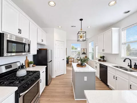 Kitchen - 21418 Avalon Queen Dr, Spring, TX 77379 photo 1 of 2