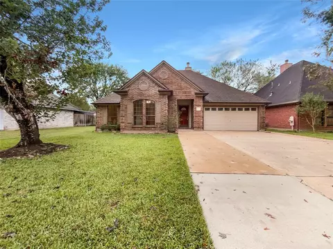 27 Alexander Ct, Angleton, TX 77515 photo 1