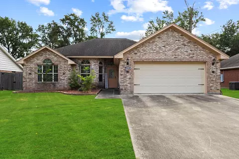3208 Montclair St, Orange, TX 77632