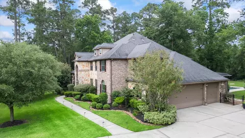 1270 Autumnwood Dr, Magnolia, TX 77354