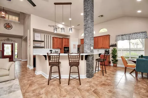 Kitchen - 7 New Dawn Pl, Conroe, TX 77385 photo 8 of 8