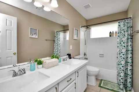 Bath - 7 New Dawn Pl, Conroe, TX 77385 photo 2 of 5