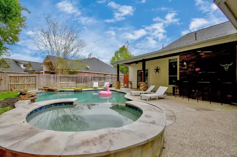 Exterior - 7 New Dawn Pl, Conroe, TX 77385 photo 7 of 7
