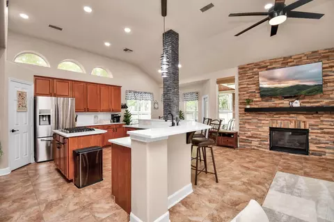 Kitchen - 7 New Dawn Pl, Conroe, TX 77385 photo 1 of 8