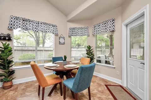 Dining - 7 New Dawn Pl, Conroe, TX 77385 photo 4 of 5