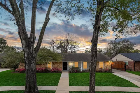 7719 Highmeadow Dr, Houston, TX 77063