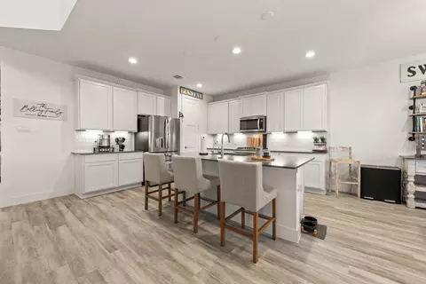 Kitchen - 10009 Gray Jay Ct, Conroe, TX 77384 photo 3 of 5