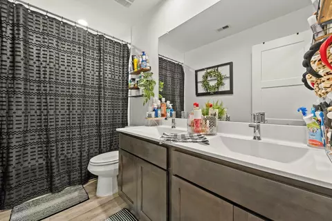 Bath - 10009 Gray Jay Ct, Conroe, TX 77384 photo 5 of 5
