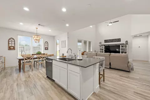 Kitchen - 10009 Gray Jay Ct, Conroe, TX 77384 photo 5 of 5