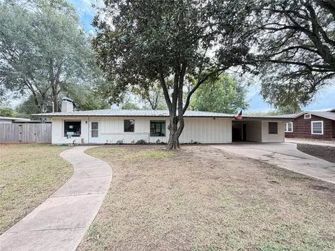 317 Harbert St, Columbus, TX 78934