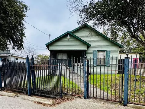 414 Vine St, San Antonio, TX 78210
