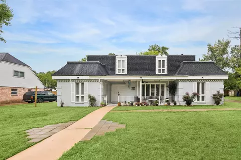 7511 Theisswood Rd, Spring, TX 77379