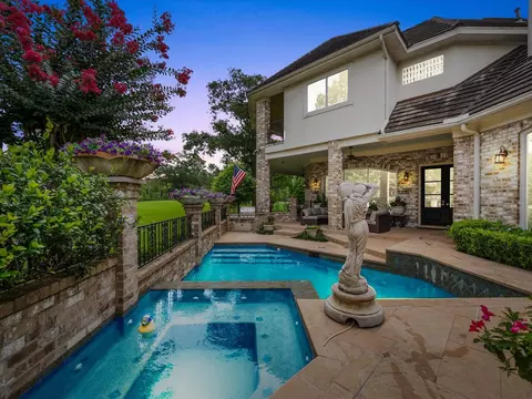 2750 N Southern Oaks Dr, Houston, TX 77068