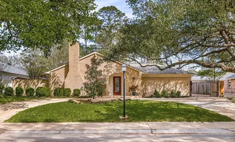 1803 Briarpark Dr, Houston, TX 77042