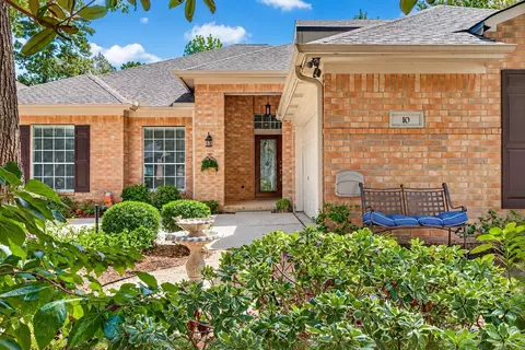 10 Surrey Run Pl, The Woodlands, TX 77384