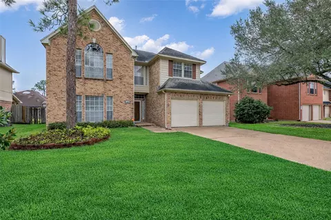 1205 Chesterwood Dr, Pearland, TX 77581