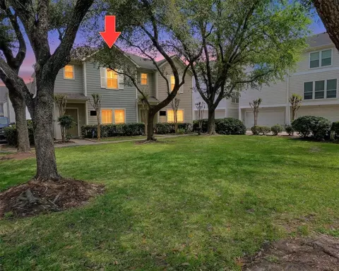 850 W Heights Hollow Ln, Houston, TX 77007