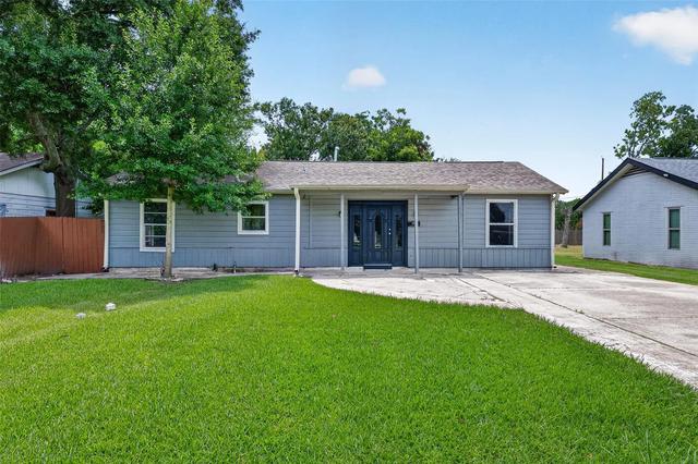 1112 Johnson St, Pasadena, TX 77506