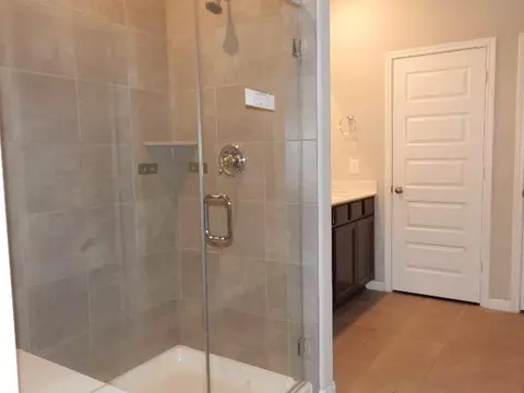 Bath - 7103 Silverleaf Oak St, Conroe, TX 77304 photo 1 of 3