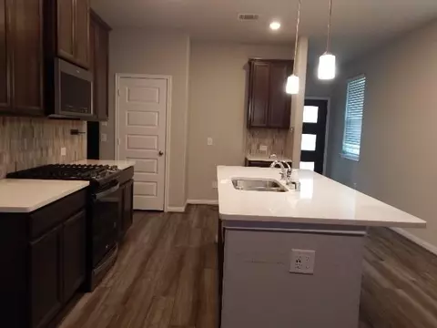 Kitchen - 7103 Silverleaf Oak St, Conroe, TX 77304 photo 1 of 3
