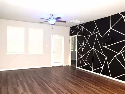 Living - 7103 Silverleaf Oak St, Conroe, TX 77304 photo 4 of 5
