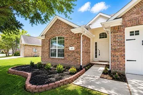 Exterior - 303 Burris Park Dr, Spring, TX 77373 photo 1 of 5