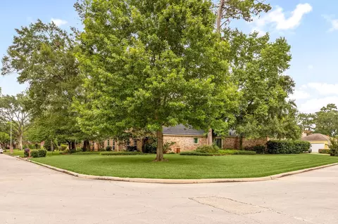 Exterior - 6623 Ampton Dr, Spring, TX 77379 photo 3 of 8
