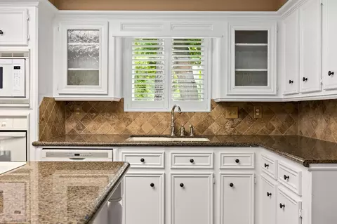 Kitchen - 6623 Ampton Dr, Spring, TX 77379 photo 5 of 5