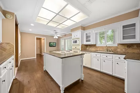 Kitchen - 6623 Ampton Dr, Spring, TX 77379 photo 3 of 5