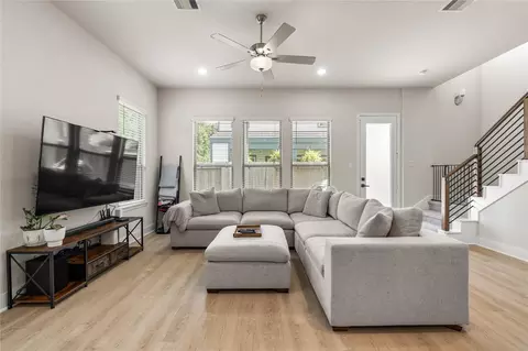 4001 Baja Ln, Houston, TX 77045