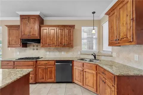 Kitchen - 1904 Debbie Dr, Bryan, TX 77802 photo 2 of 4