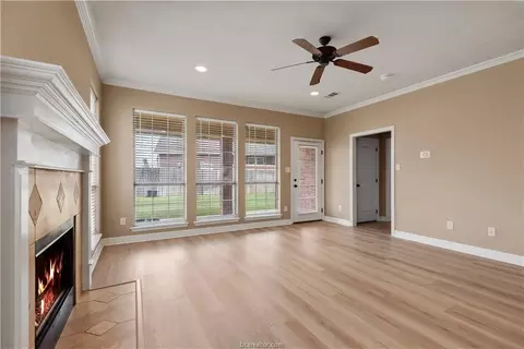 Living - 1904 Debbie Dr, Bryan, TX 77802 photo 2 of 5