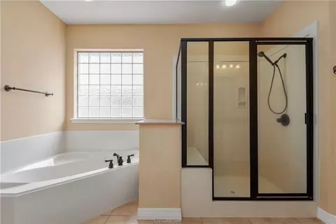 Bath - 1904 Debbie Dr, Bryan, TX 77802 photo 3 of 3