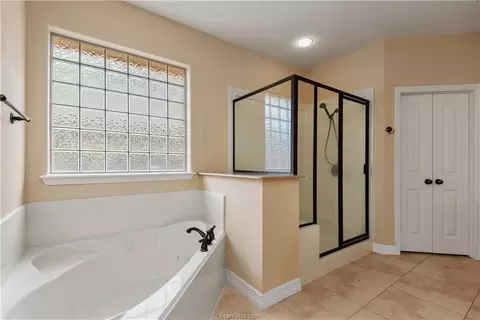 Bath - 1904 Debbie Dr, Bryan, TX 77802 photo 2 of 3
