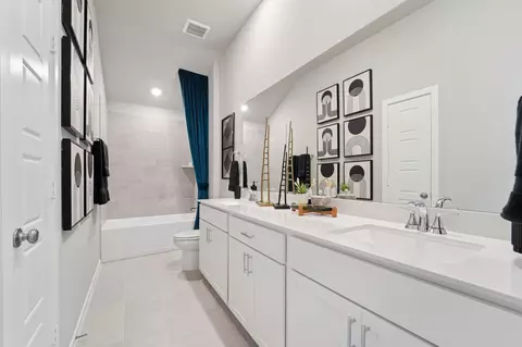 Bath - 2121 Rawls Ranch Dr, Conroe, TX 77301 photo 5 of 7