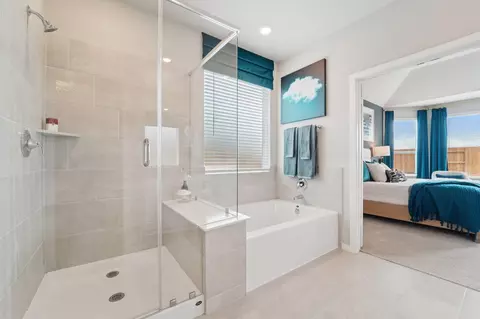 Bath - 2121 Rawls Ranch Dr, Conroe, TX 77301 photo 4 of 7