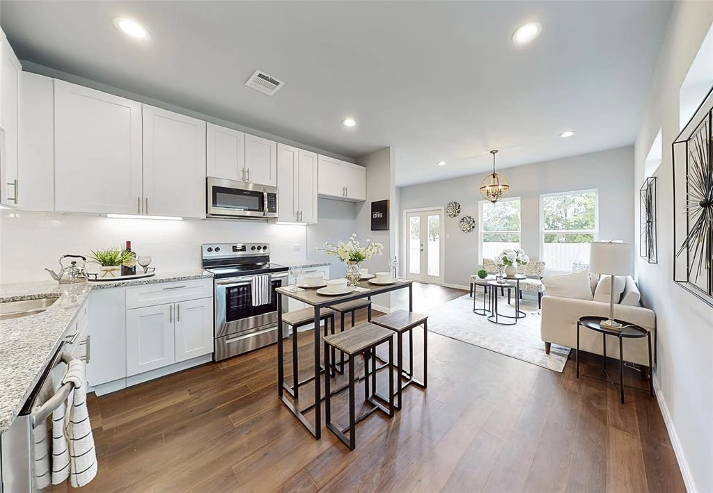 18811 Luminescent Ln  