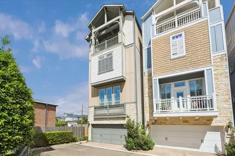 923 Byrne St, Houston, TX 77009