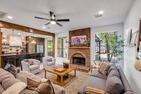Living - 748 Forest Lane Dr, Conroe, TX 77302 photo 2 of 5