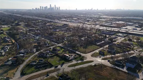 3310 Cavalcade St, Houston, TX 77026