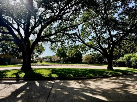 711 Salerno St, Sugar Land, TX 77478
