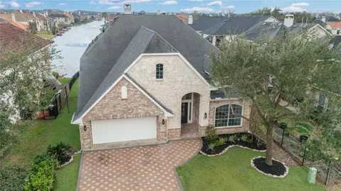 5322 Mornington Dr, Sugar Land, TX 77498
